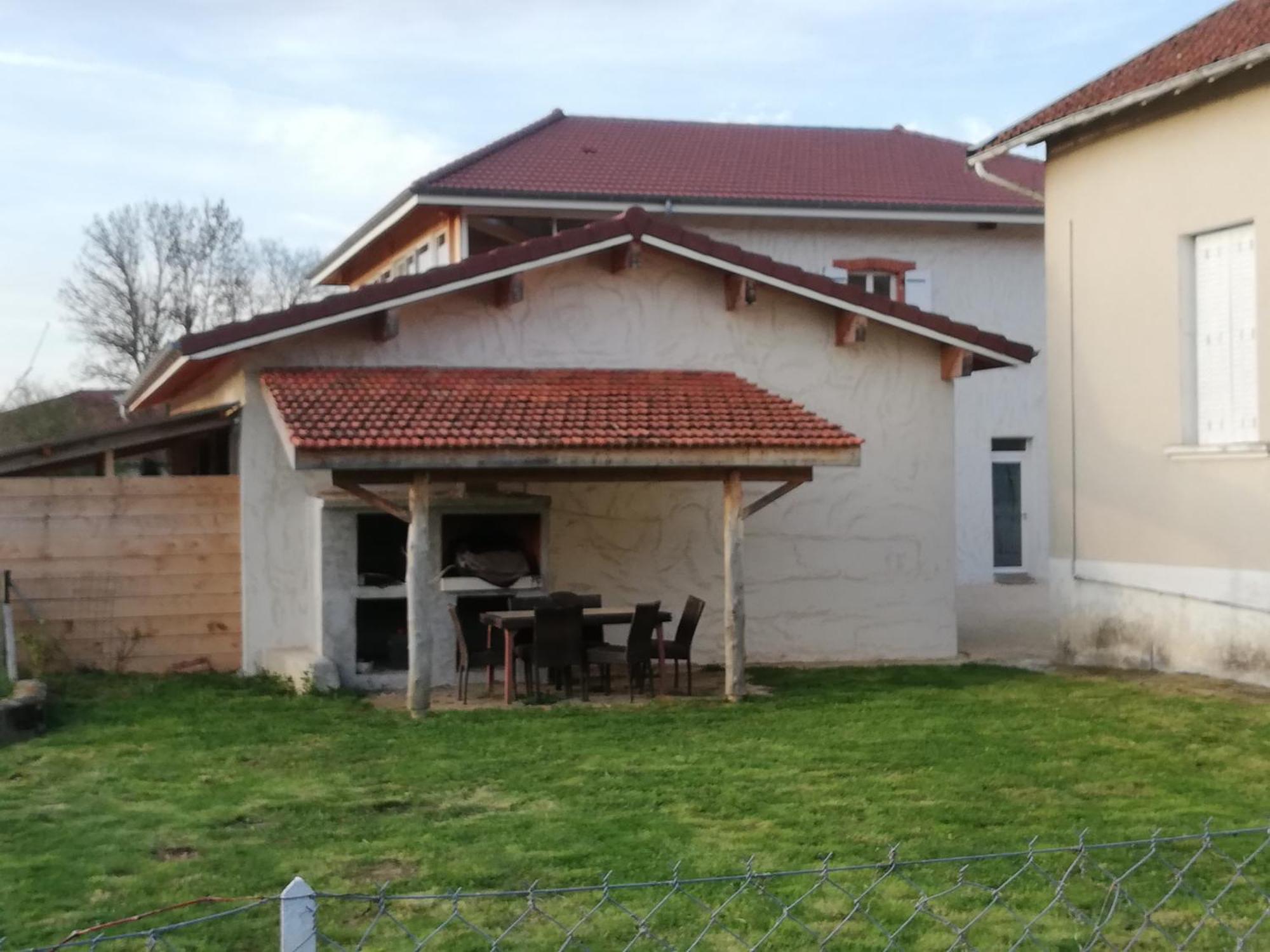Maison De 100M2 Au Coeur D'Une Pension Equestre Les Sabots De Nina Marcollin ภายนอก รูปภาพ